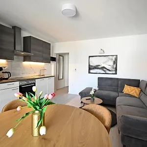  Apartment Kozina